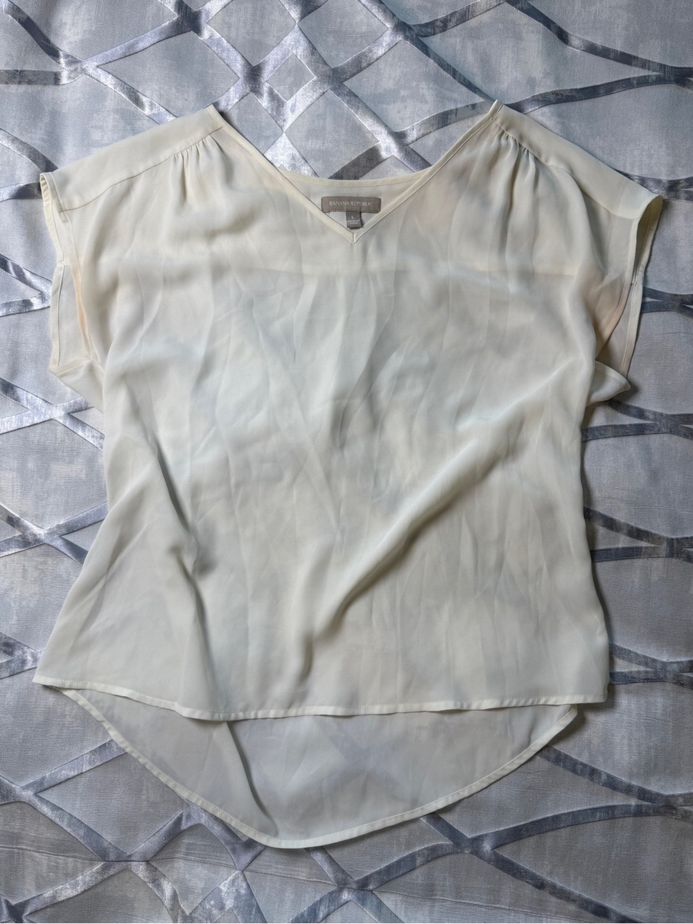 Banana Republic Cream Flowy Blouse Large